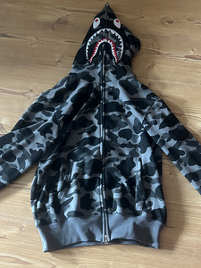 Bape hoodie new (1 foto / 2)