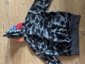 Bape hoodie new (2 foto / 2)