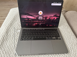Macbook pro 2022 (3 фото из 3)