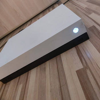 XBox One X 1 ТБ