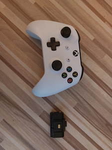XBox One X 1 ТБ (4 фото из 8)