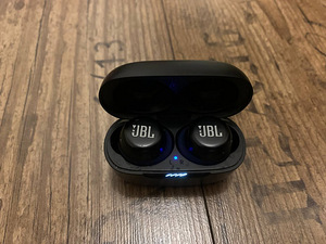 JBL LIve Free NC+ TWS (2 foto / 2)
