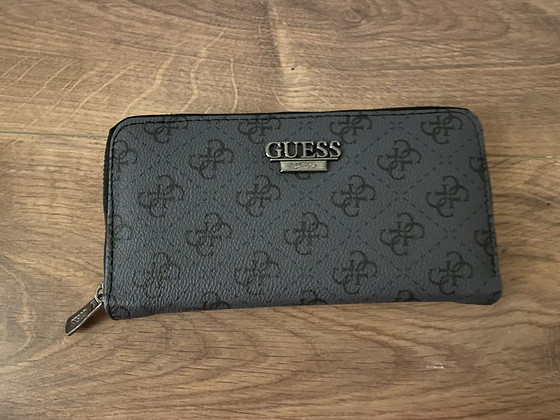 Guess rahakott