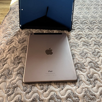 Продаётся iPad Air 2 64gb Wi-Fi+LTE