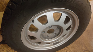 195/65 R15 Goodyear Ultragrip Ice Arctic 8.5~8.8mm 4tk. (1 foto / 4)