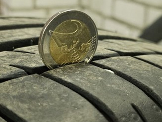 Müüa valuveljed koos rehvidega.