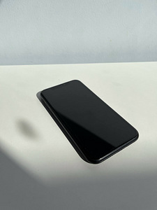 iPhone XR must (черный) (2 фото из 3)