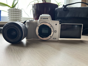 Гибридная камера Canon (1 фото из 3)