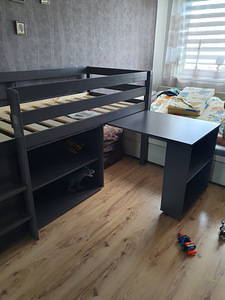 Кровать полукруглой формы для продажи (3 фото из 9)