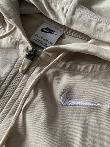 Nike kampsun (3 foto / 3)