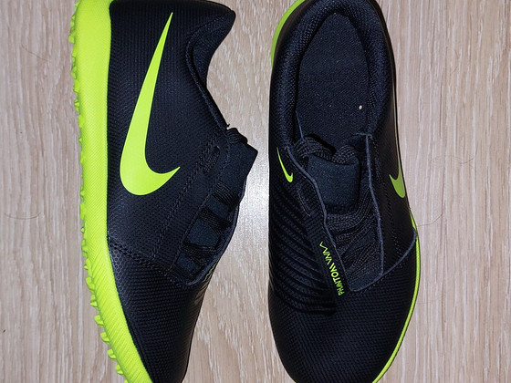 Nike Phantom Venom, размер 33,5