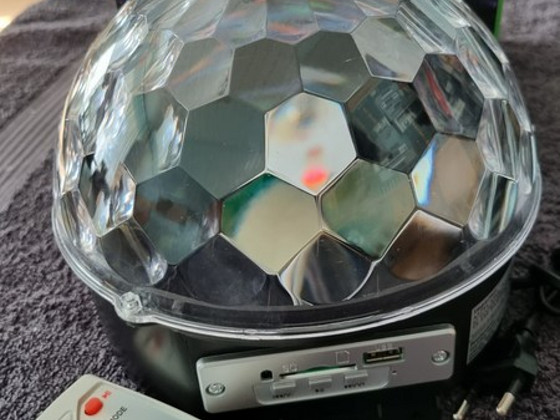 LED RGB Diskokera (mikrofoni ja mp3 võimalusega)