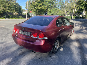 Honda Civic 8 по запчастям (4 фото из 10)