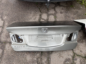 Honda Civic 8 по запчастям (6 фото из 10)