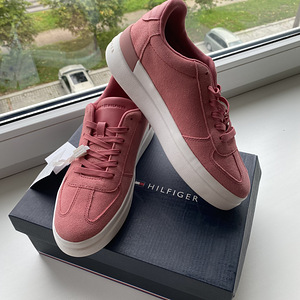 Uus tossud Tommy Hilfiger (3 foto / 4)