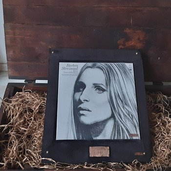 Пластинка Barbra Streisand "12" с автографом FS51T429