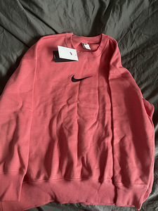 Новая одежда Hollister, GAP, Nike, DKNY (3 фото из 6)