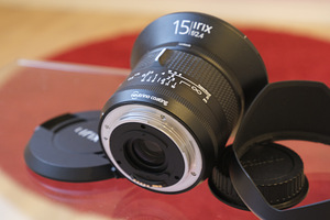 Irix 15mm f/2.4 Firefly Canon EF (2 foto / 3)