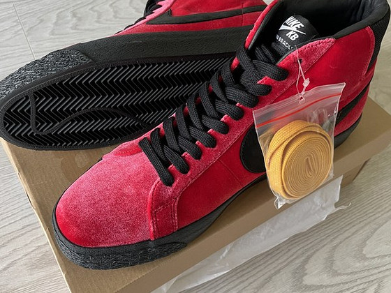 Nike SB Zoom Blazer Mid ISO RED