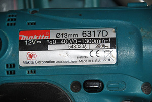 Аккумуляторная дрель Makita (3 фото из 8)