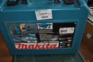 Аккумуляторная дрель Makita (6 фото из 8)