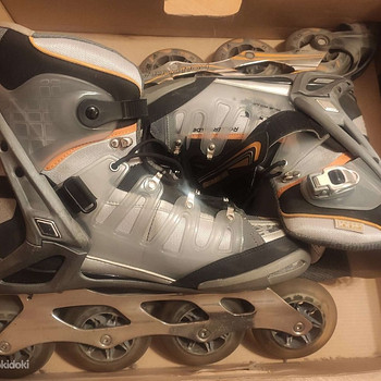 Роликовые коньки Rollerblade.