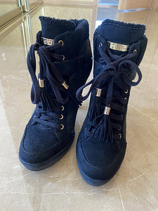 GUESS suurus 40 (2 foto / 5)