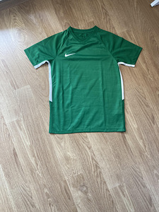 T-SÄRK, NIKE SPORTS (1 foto / 3)