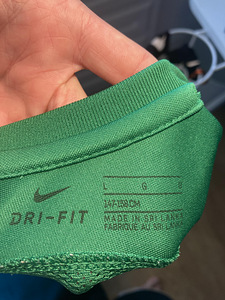 T-SÄRK, NIKE SPORTS (2 foto / 3)