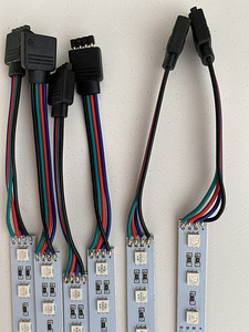 RGB led 5050 alum. riba (5x500mm, pult, ir-modul ja adapter) (4 foto / 4)