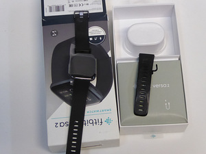 Умные часы Fitbit Versa 2 Wi-Fi NFC, black (5 фото из 5)