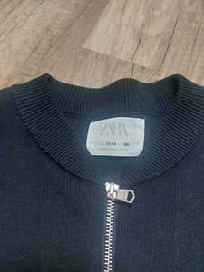 Zara кофта 164см (2 фото из 2)