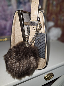 Uus Guess Womens Leather Rhoda Shoulder Handbag. (5 foto / 9)