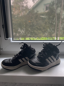 Обувь 31 adidas (2 фото из 3)