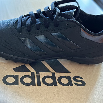 Футбольные бутсы Adidas 33р