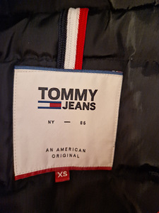 Парка Tommy Hilfiger (3 фото из 4)