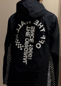 Vans куртка (5 фото из 5)