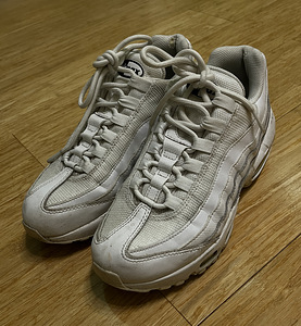 Nike Air Max 95 (1 foto / 4)