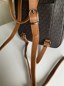 Michael Kors seljakott (4 foto / 4)