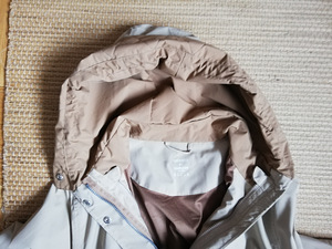 Женское пальто (2 фото из 3)