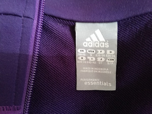 Спортивный костюм Adidas (2 фото из 4)