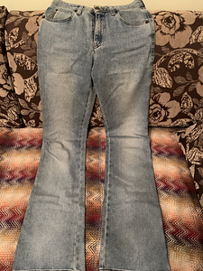 Naiste teksad AJ Armani Jeans (2 foto / 2)