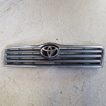 Передняя решёткаToyota Corola