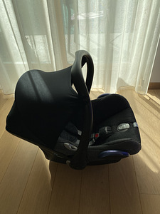 Maxi Cosy autoistmed (2 foto / 3)