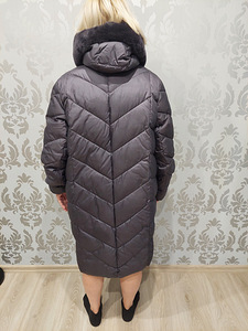Продам меховое пальто (3 фото из 7)