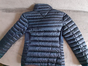 Продаю осеннюю куртку (2 фото из 3)