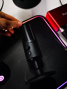Микрофон Razer Serien X (3 фото из 3)