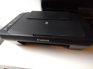 Принтер Canon (3 фото из 5)