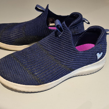 Skechers vabaajajalatsid suurus 33