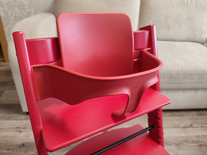 Turvakaar koos seljatoega Stokke Tripp Trapp Baby Set (1 foto / 5)